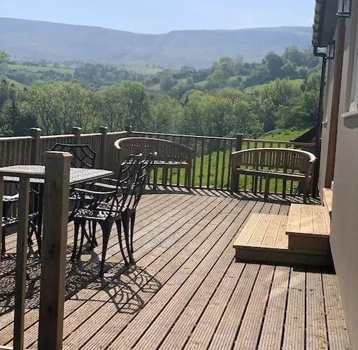 Cottage With Outstanding Views
